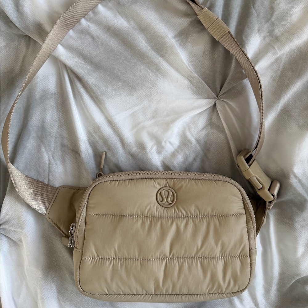 lululemon Wunder Puff Belt Bag